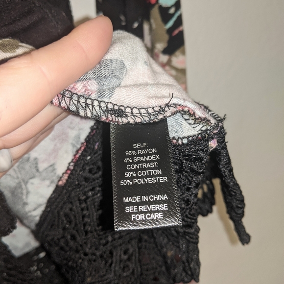 BKE Cold Shoulder Eyelet Lace Floral Tassel Shirt - Picture 8 of 9